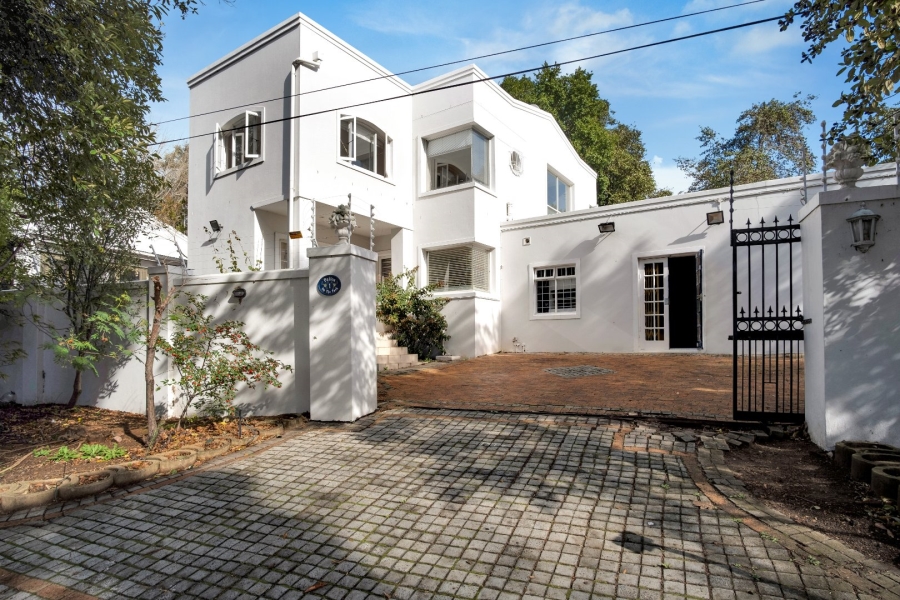 4 Bedroom Property for Sale in Wynberg Upper Western Cape